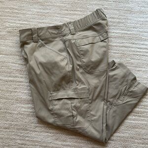 EUC Duluth Trading Co Dry on the Fly Capris Khaki Size 14, Style 46710